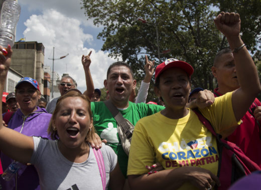 Marcha del oficialismo durante paro