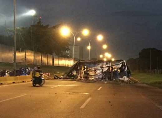 Valencia-valla incendiada