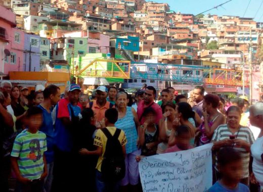 Vecinos de la Cota 905 protestan por los CLAP
