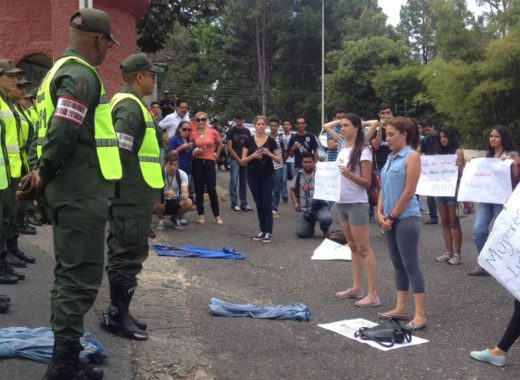 Universitarias del Táchira cedieron los pantalones a la GN