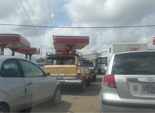 Colas en bomba de Valencia