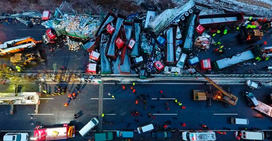 Choque en China deja 17 muertos