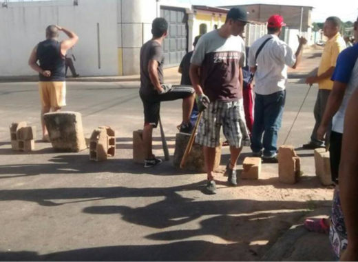 Barricadas de vecinos en Ciudad Bolívar