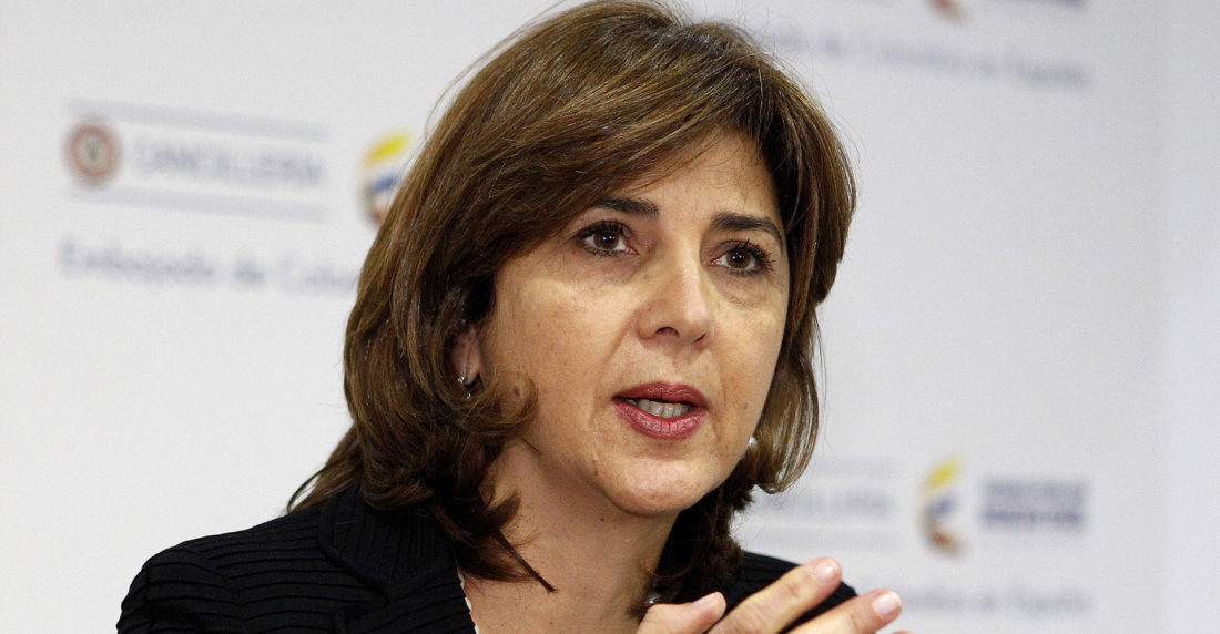 Angela Holguín
