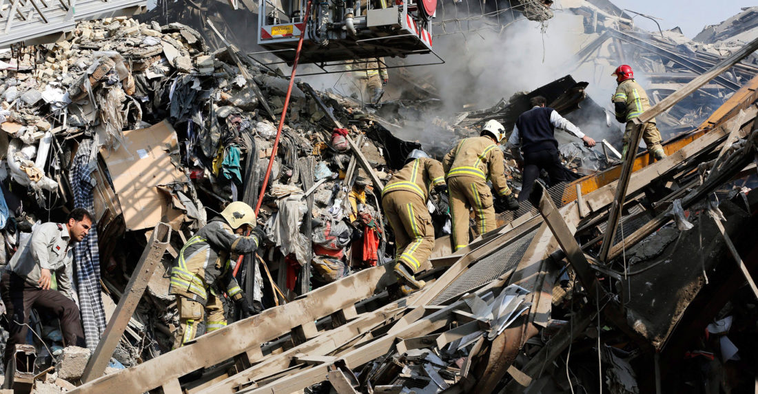 Edificio se derrumba en Teherán