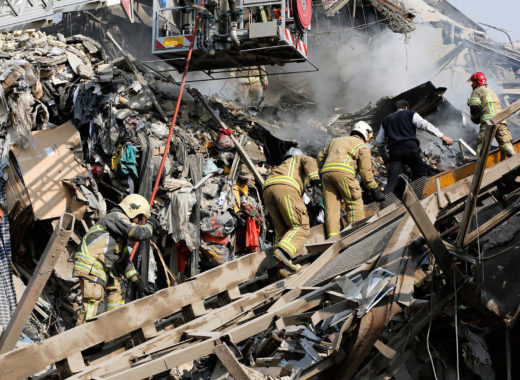 Edificio se derrumba en Teherán