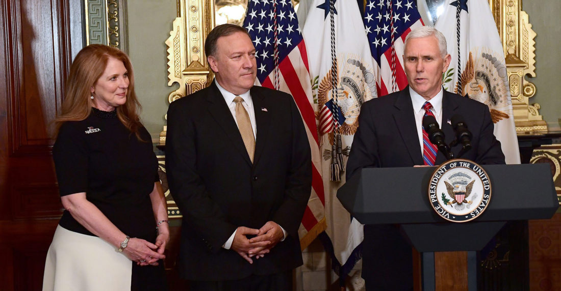 Mike Pence y Mike Pompeo