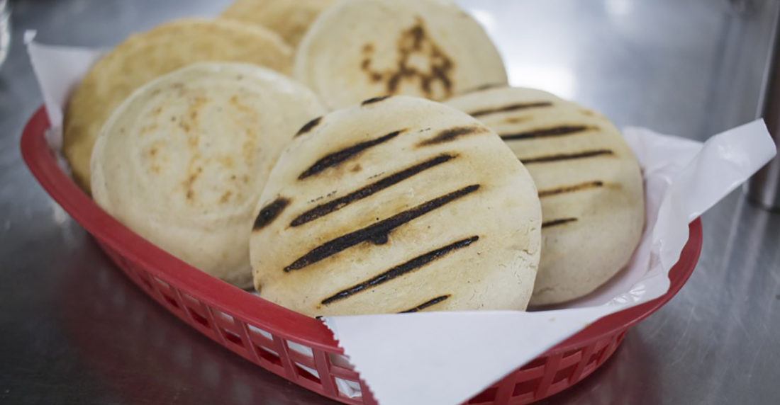 cómo se hace una buena arepa