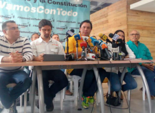 Rueda de prensa de la MUD