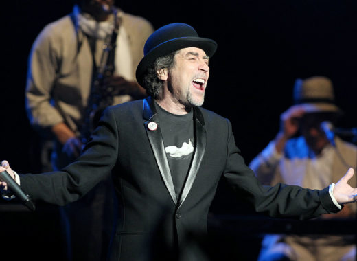 Sabina cayó del escenario en concierto de Madrid