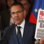 Ernesto Villegas retira su postulación a defensor del pueblo