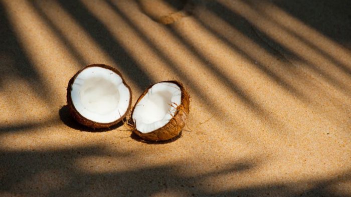 agua-coco-bienmesabe-pexels