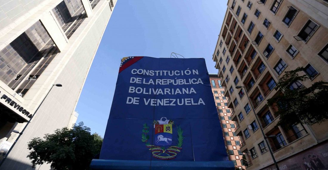 derecho desconfianza