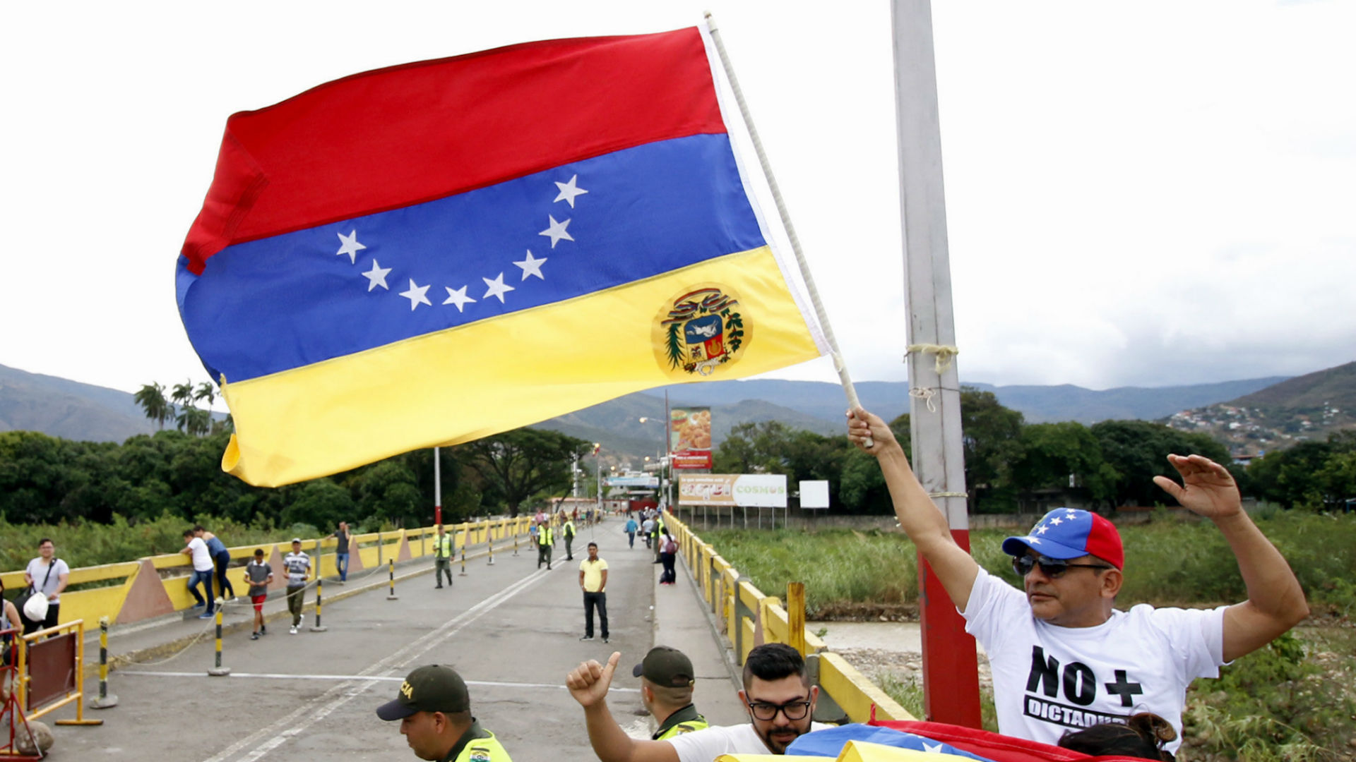 Centenares de venezolanos en Colombia rechazan la Constituyente | El ...