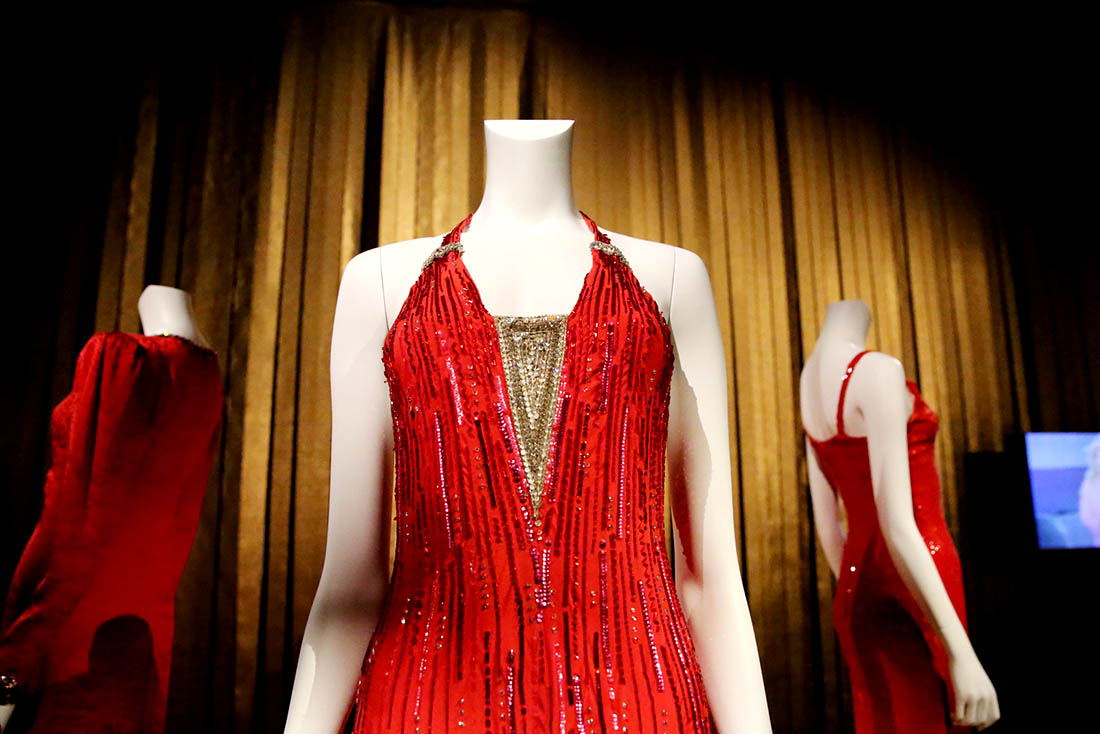 Robe-de-scène-Michel-Fresnay-et-Mine-Barral-Vergez-exposition-Dalida-garde-robe-Palais-Galliera-Paris-photo-usofparis-blog