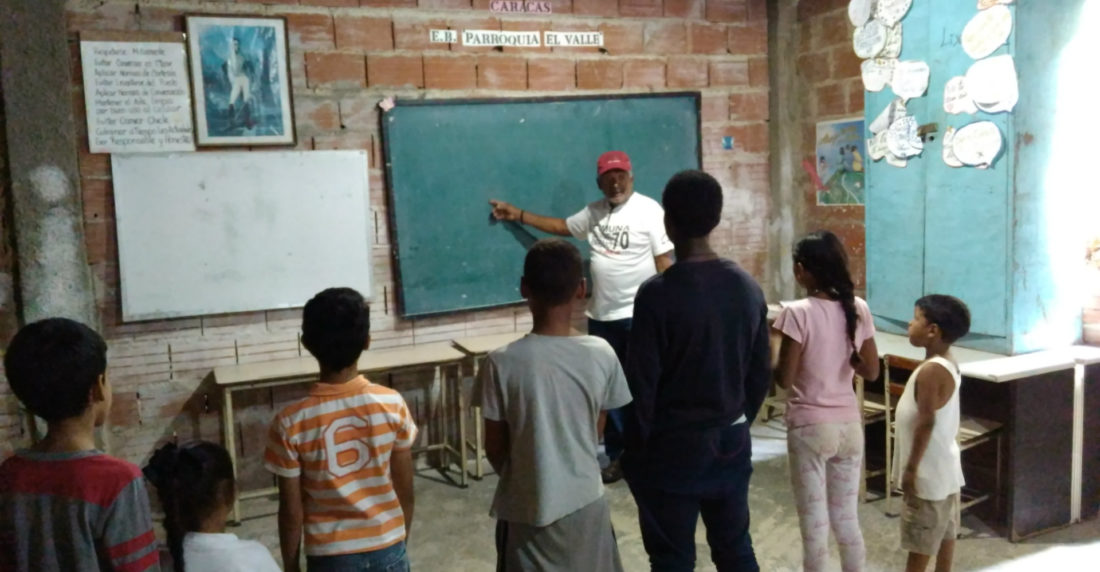 Clases en iglesia en El Valle