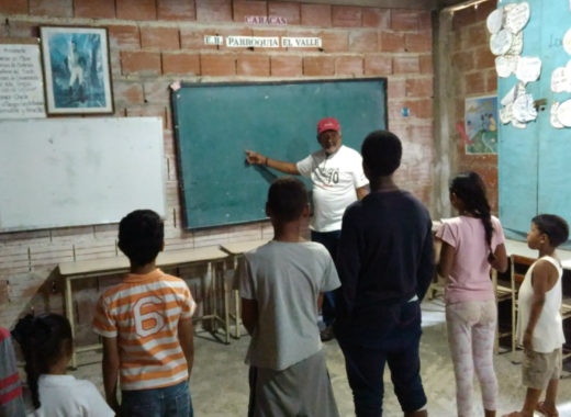 Clases en iglesia en El Valle