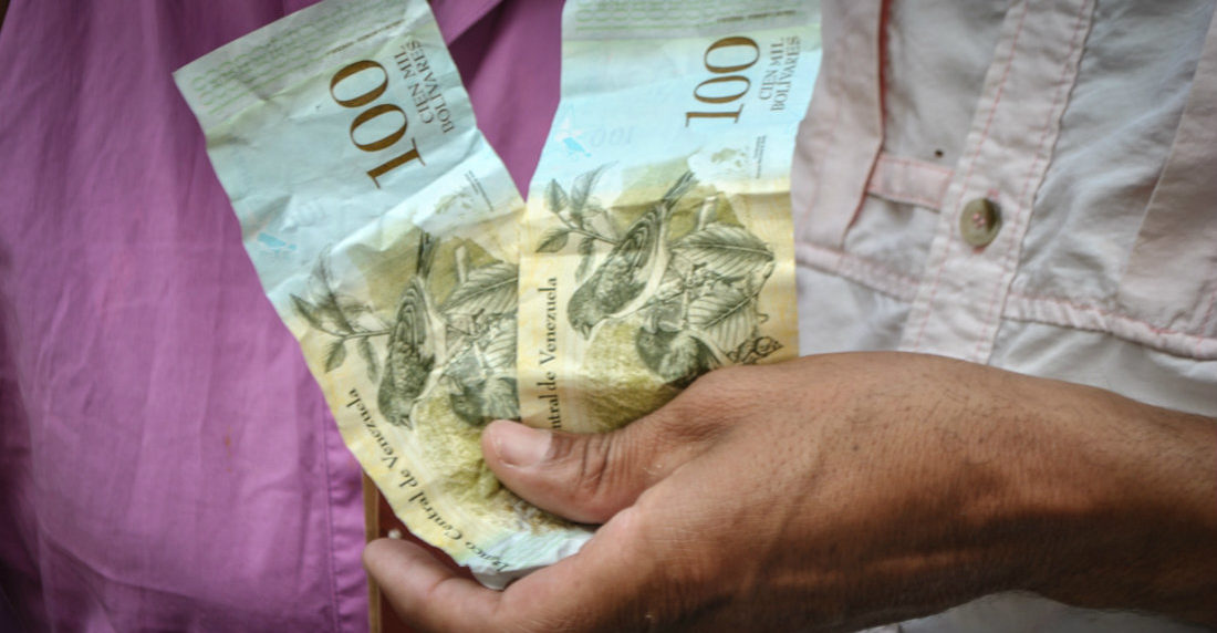 Billetes de Bs 100.000-pensionados
