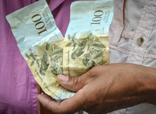 Billetes de Bs 100.000-pensionados