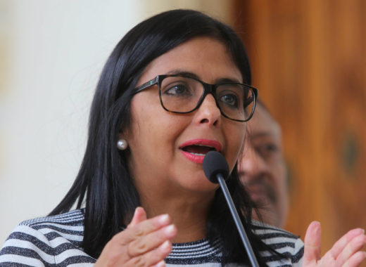 Delcy Rodríguez podría enfrentarse a un juzgado español