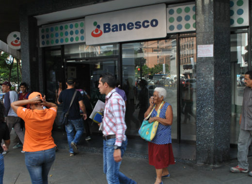 Colas en cajeros