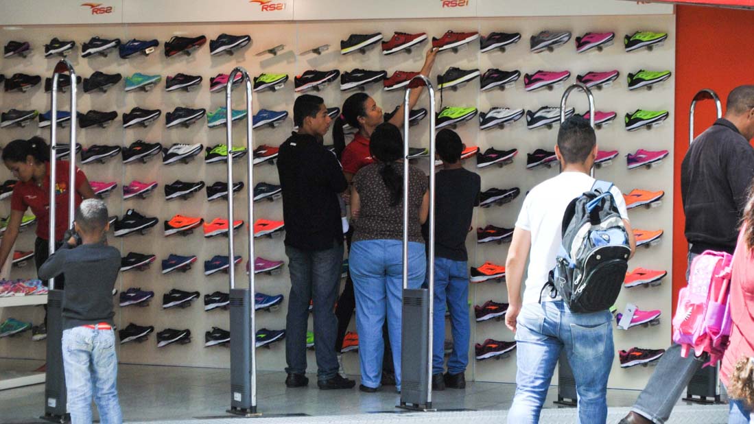 Locales-en-sabana-grande-vacios-Ei-DanielH-3