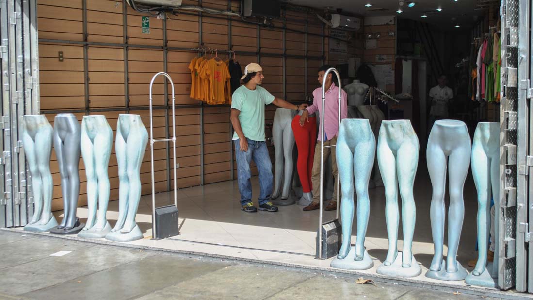 Locales-en-sabana-grande-vacios-Ei-DanielH-4