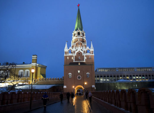 Torre troitskaya-Rusia