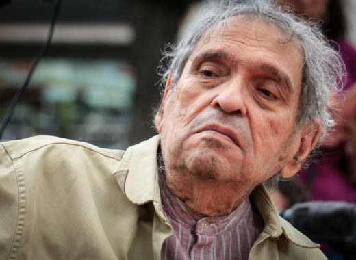 Rafael Cadenas cumple años el 8 de abril