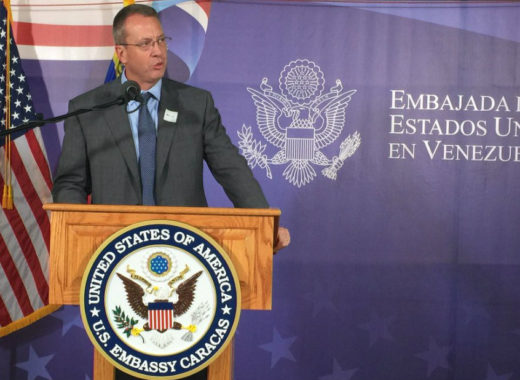 Misión encabezada por james story