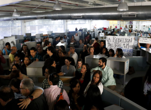 Trabajadores de El Nacional se reunieron el último día de su publicación impresa