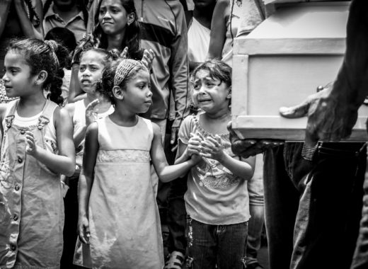 Niños de Venezuela lloran la muerte de un amigo en el J,M De Los Ríos