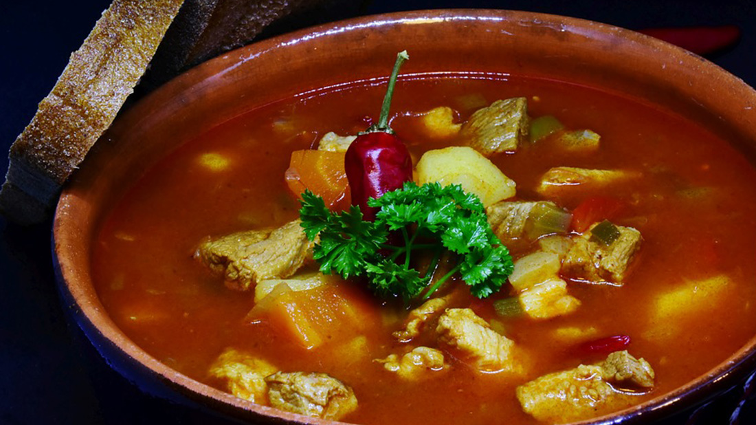 sopa de pescado húngara
