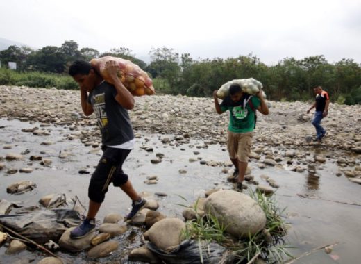 Trocha en la frontera entre Colombia y Venezuela
