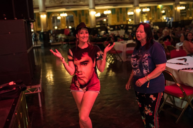 BRITAIN-MUSIC-TRIBUTE-ELVIS-OFFBEAT