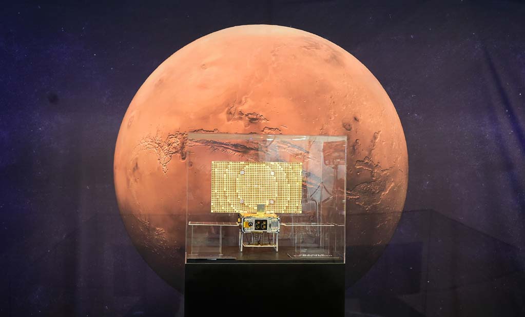 InSight robotic lander touches down on Mars