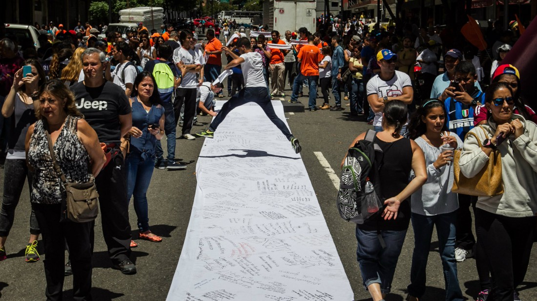 oposicion firma acuerdo de transicion - miguel gutierrez efe