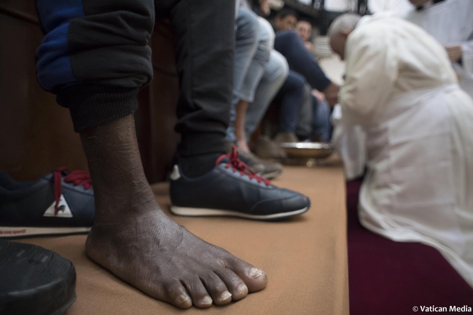 El papa dice ante presos que la pena de muerte "no es humana ni cristiana"