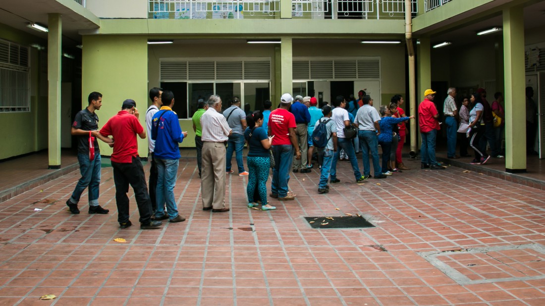 Elecciones internas PSUV - Liceo 19 abril en San Martín, Caracas. 28 de junio de 2015. Fabiola Ferrero | Ee