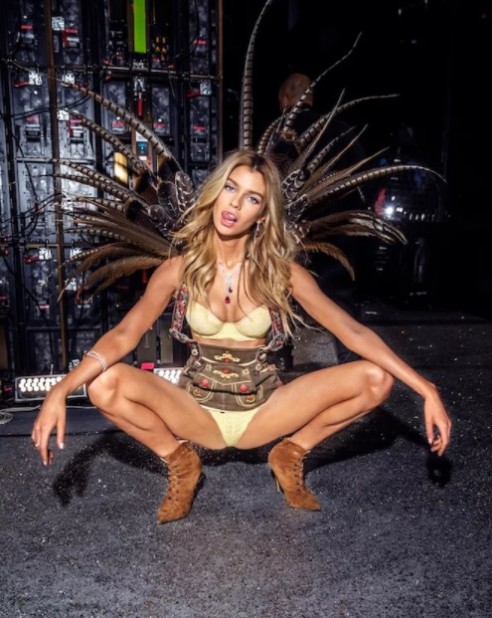 Backstage8