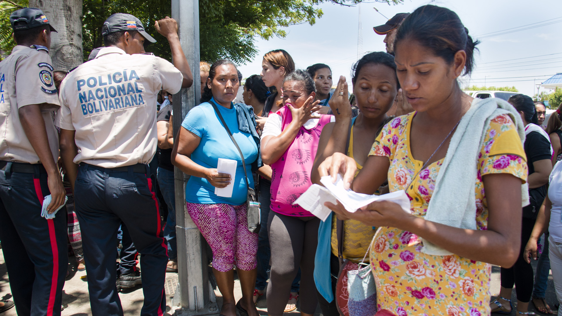 Cola en Maracaibo_06_05082016_DCB