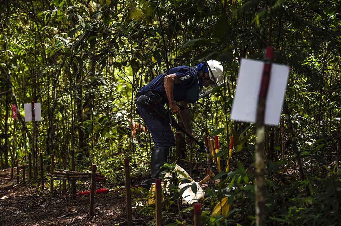 DOUNIAMAG-COLOMBIA-FARC-DEMINING