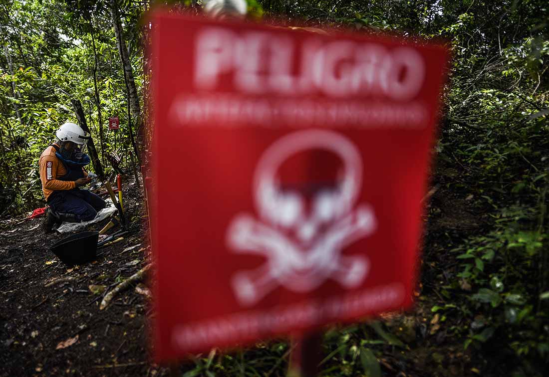 DOUNIAMAG-COLOMBIA-FARC-DEMINING