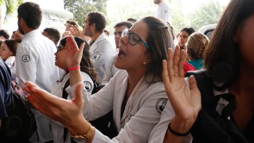 EE-PROTESTA-ESTUDIANTES-MEDICINA-UCV-DANIELH-6