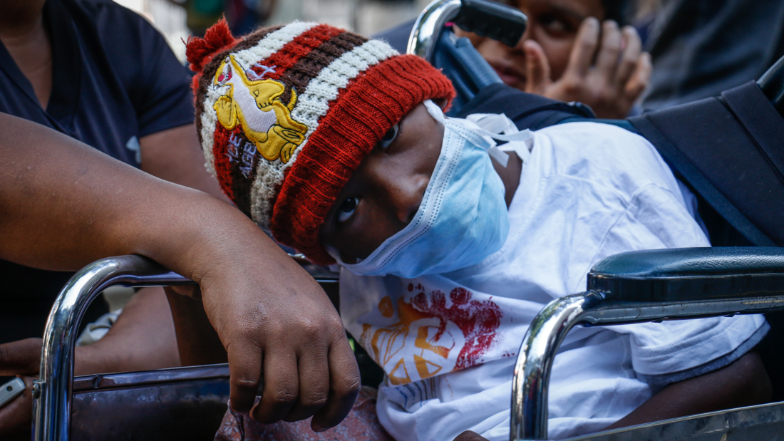 EE-mujeres-potestan-hospial-de-niños-06.04.18-DanielH-5