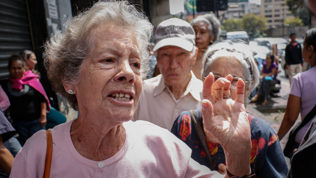 EE-viejitos-comida-pension-DanielH-9