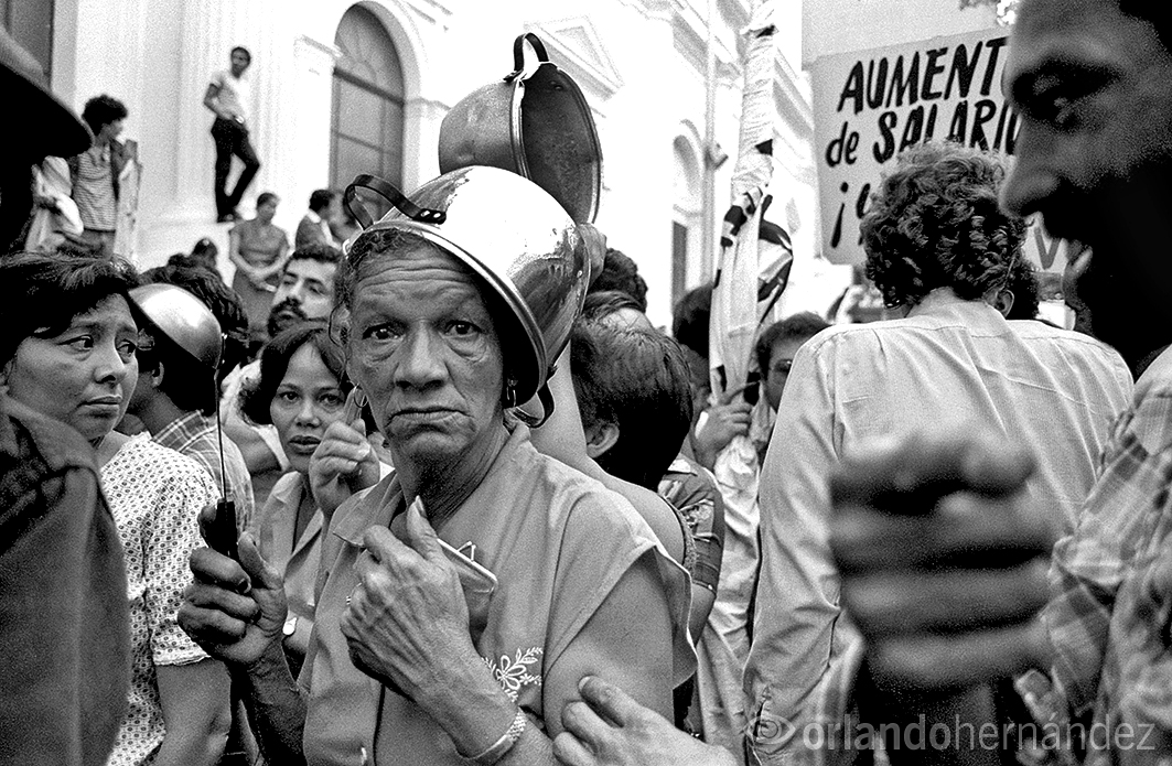 El Sartenazo al Congreso 1984 Foto OrlandoHernandez