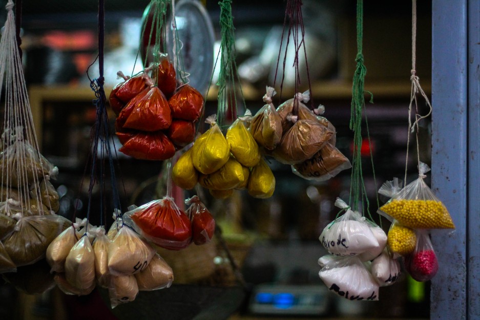 Cuando se realizan las ceremonias, los santos también comen; algunos platos son preparados con esmero y especias