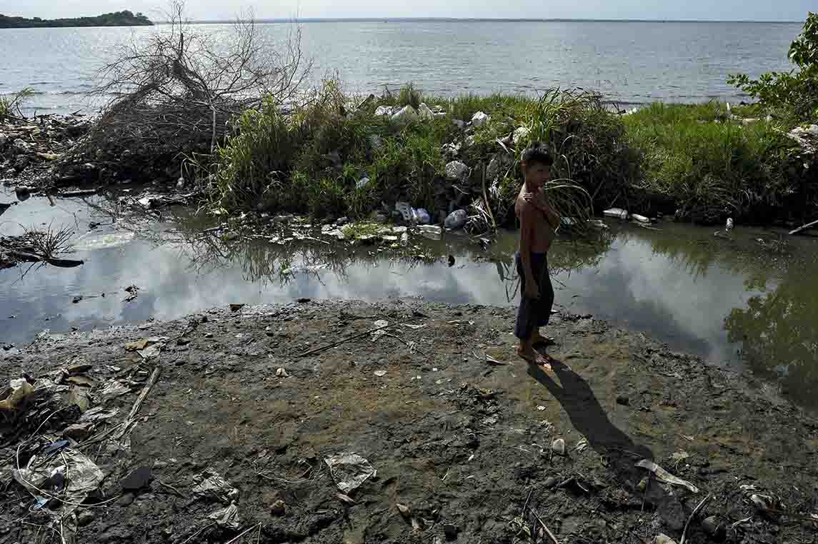 VENEZUELA-CRISIS-POLLUTION-MARACAIBO LAKE