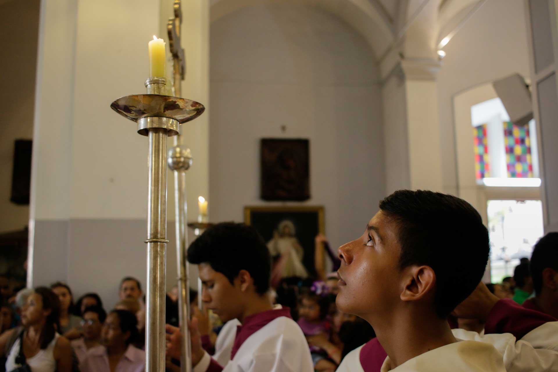 Nazareno Religión Católica monaguillo